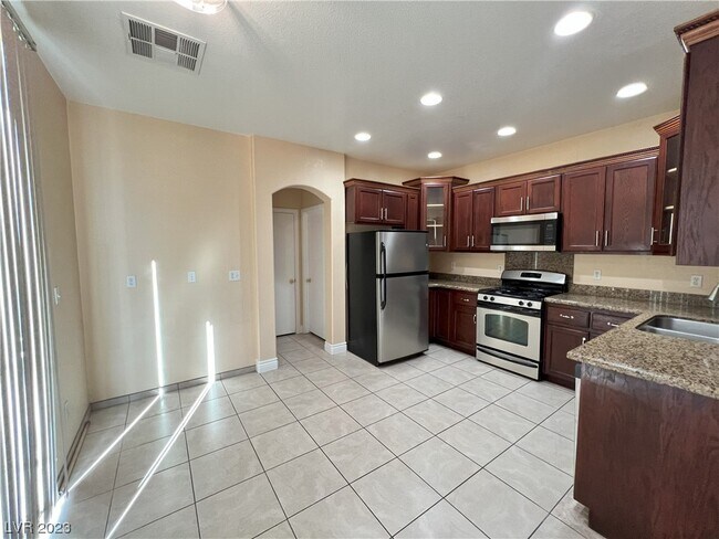 Building Photo - 6771 Frances Celia Ave