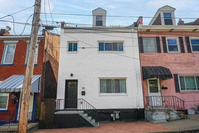 Foto del edificio - Luxury 4 Bed, 2.5 Bath, Amazing South Side...