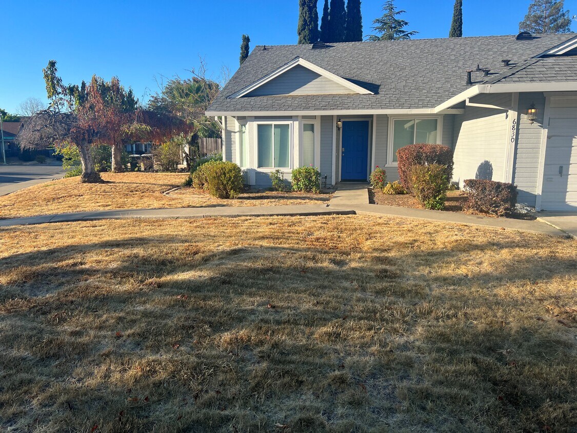 Foto principal - 6830 Iron Horse Way