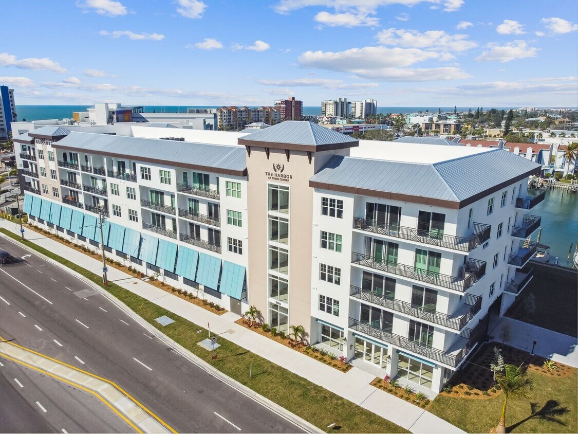 Primary Photo - Luxury Condo With Updates and Close To The...
