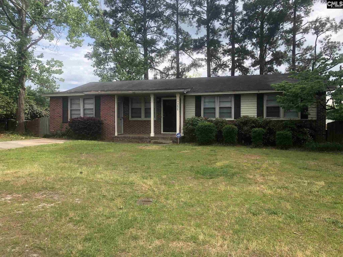 Primary Photo - 3824 Persimmon St