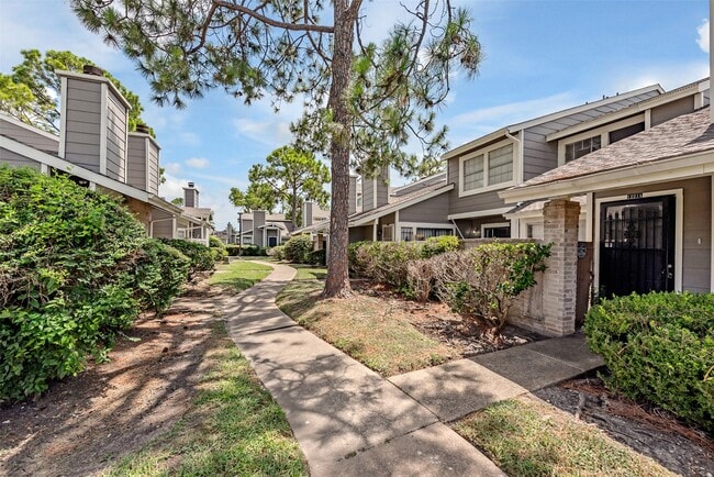 Foto del edificio - 6345 Cattails Ln