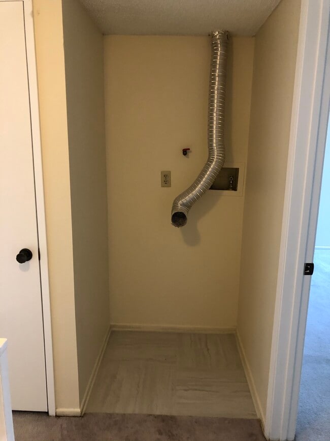 Foto del edificio - 401 W Dryden St