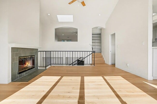 Building Photo - 29 Starview Dr