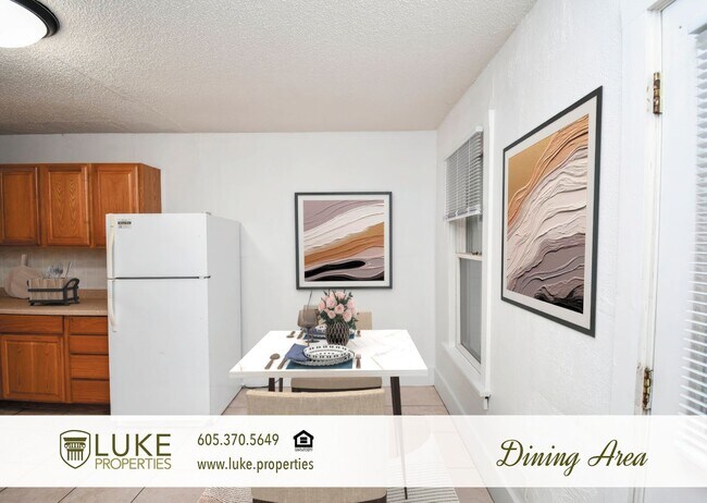 Building Photo - 105 S Lyndale Ave