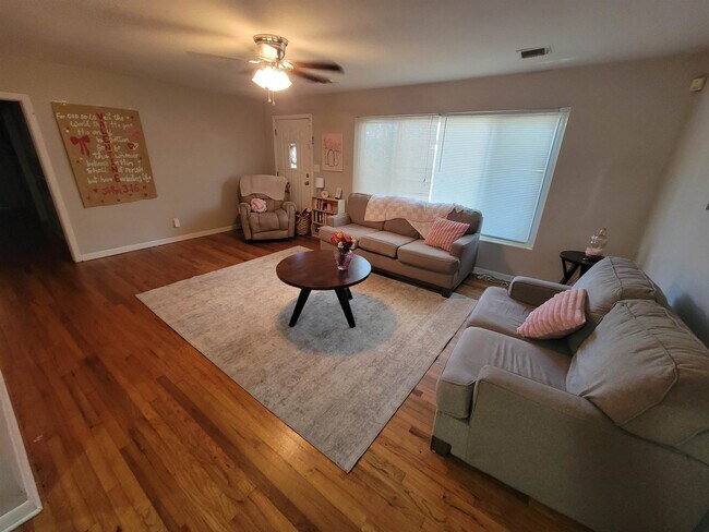 Foto del edificio - 2107 High Rd