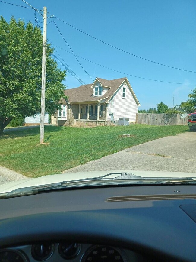 Building Photo - 421 Bluff Dr