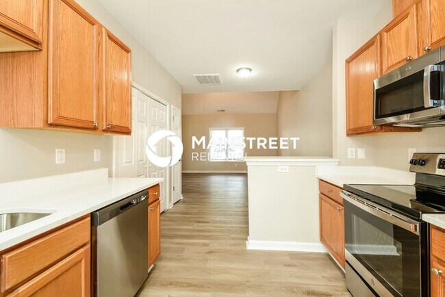 Foto del edificio - 3 Bedroom Pet-Friendly Home in Raleigh, NC with Main Street Renewal