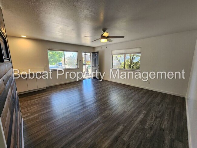 Foto del edificio - 3604 Imperial Wy