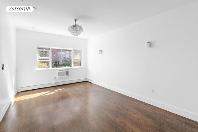 Building Photo - 229A Scholes St