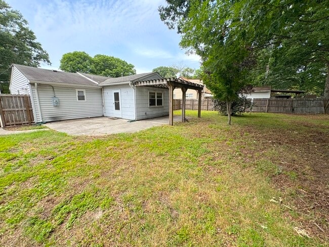 Building Photo - 428 Brian Ave