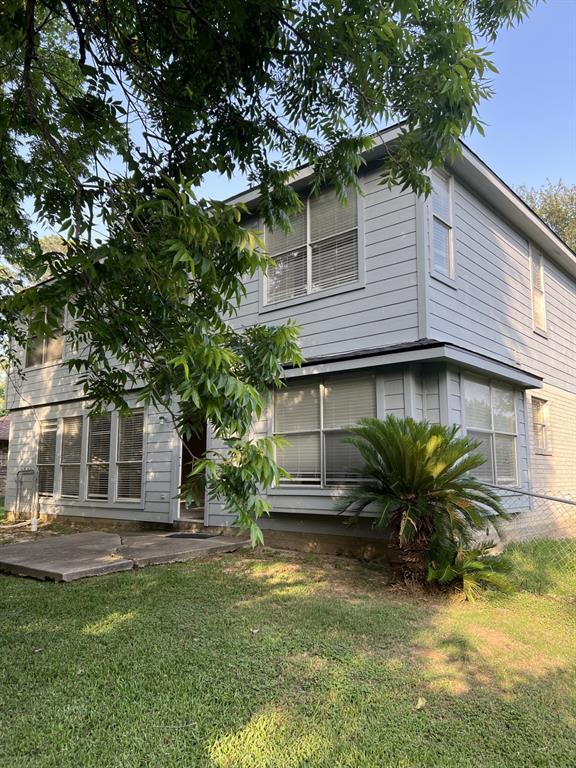 Building Photo - 374 Lake View Dr