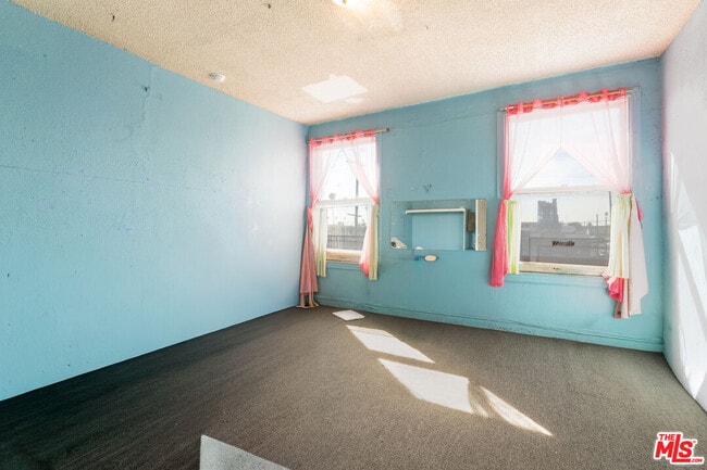 Building Photo - 256 W Florence Ave