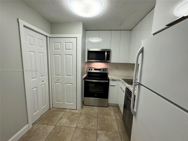 Foto del edificio - 6851 SW 129th Ave