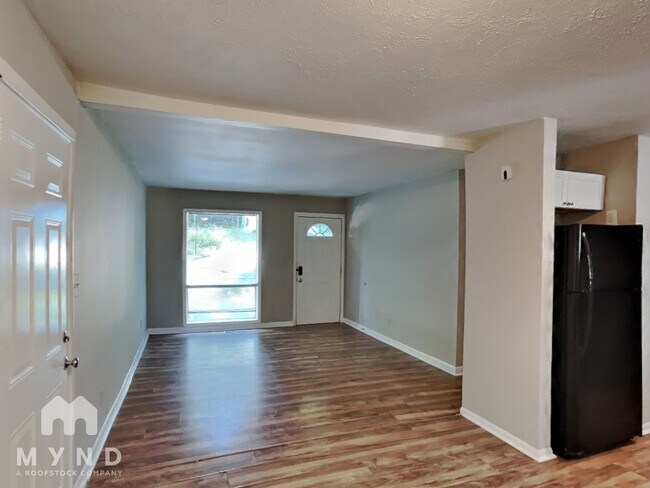 Building Photo - 502 Fairlane Cir NW
