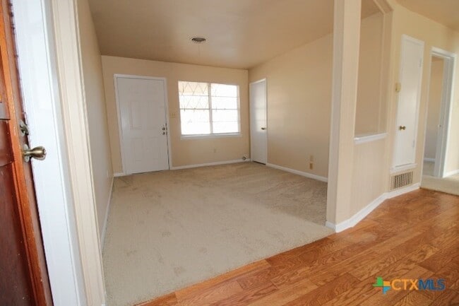 Foto del edificio - 2107 Brantley Ave