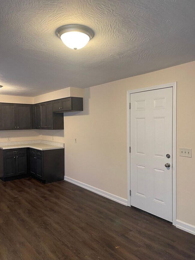 Foto del edificio - PRE-LEASING! 3 Bedroom in the heart of Springfield