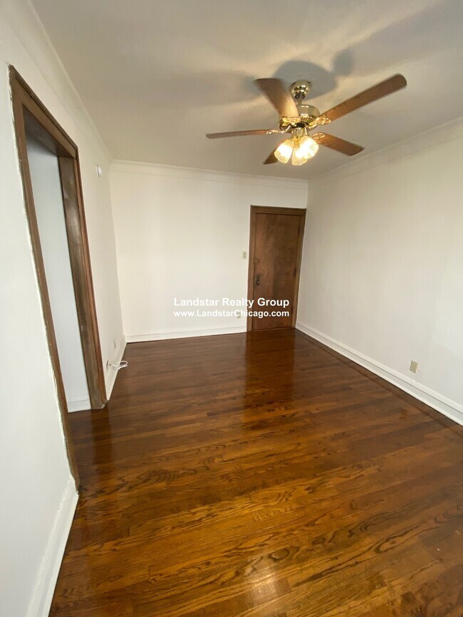 Foto del edificio - 526 W Belden Ave