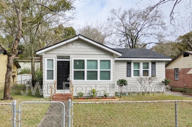 Building Photo - 3111 Lowell Ave
