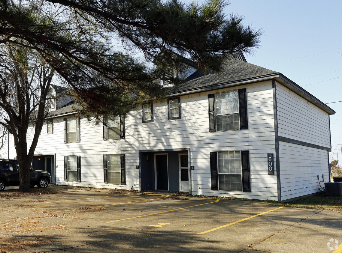 Building Photo - Pecan Grove