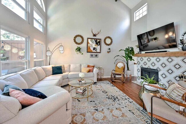 Foto del edificio - 2252 Goodwood Blvd