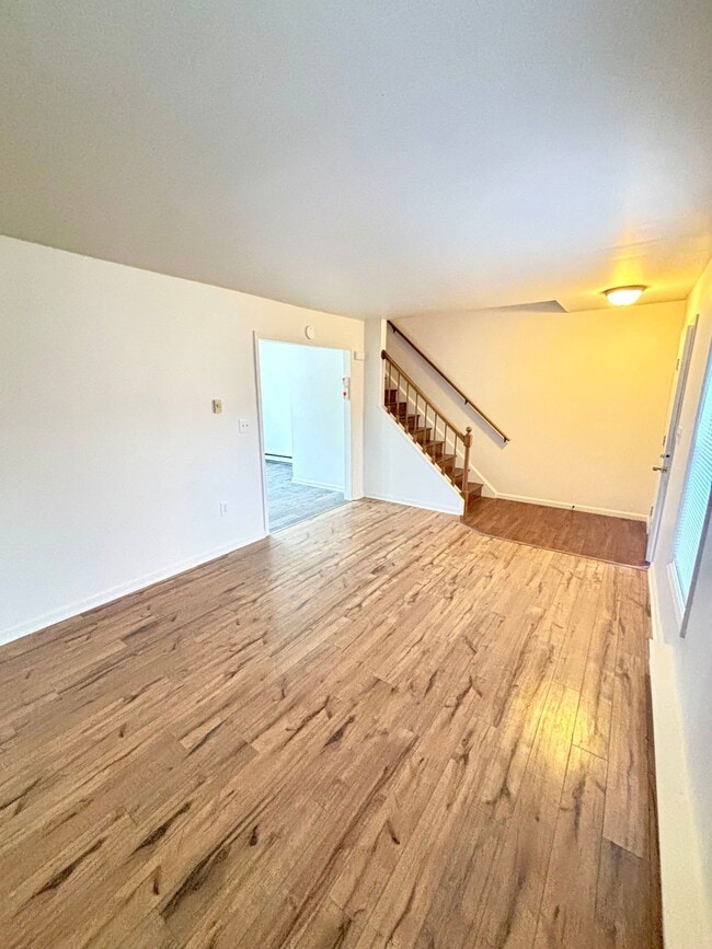 Building Photo - 4 Pheasant Ln