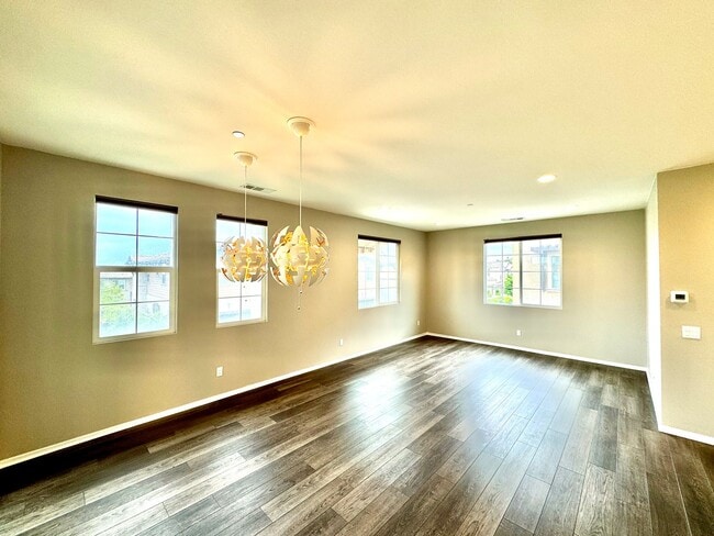 Building Photo - Spacious 4BD/3.5BA Townhome in Oceanside with Community Pool, 2-Car Garage & Covered Balcony