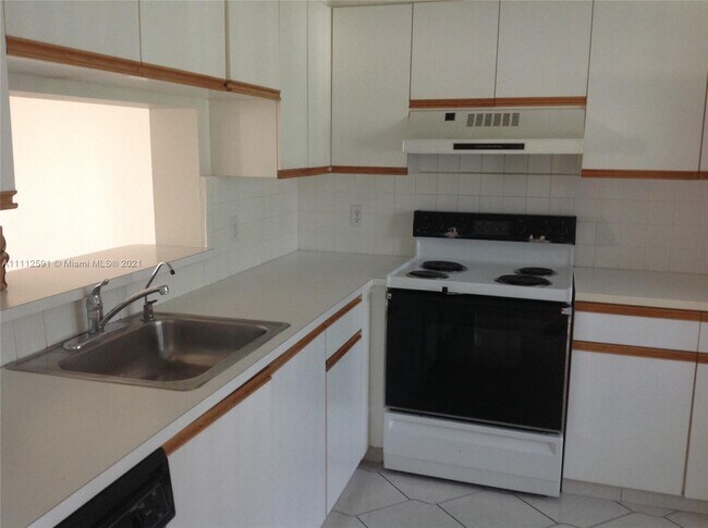 Foto del edificio - 12900 SW 13th St