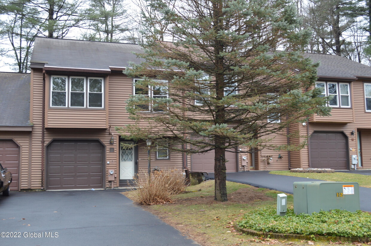 11 Tekakwitha Ct, Clifton Park, NY 12065 Townhome Rentals in Clifton