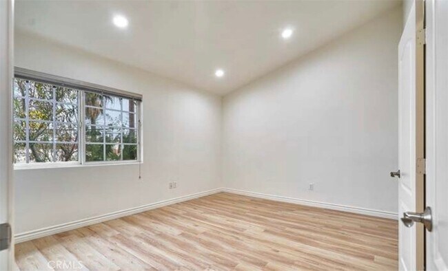 Foto del edificio - 1133 S Hoover St
