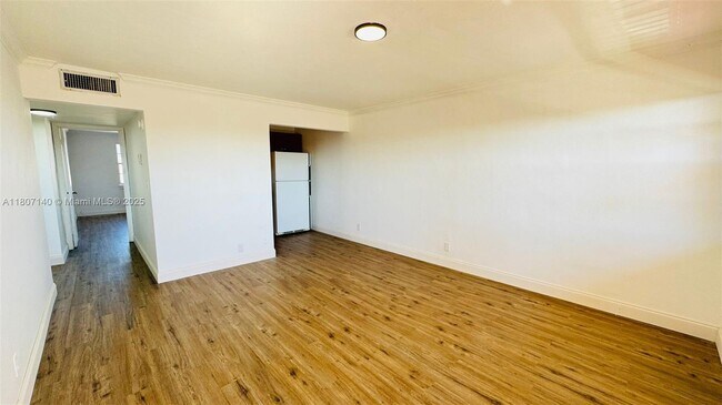 Foto del edificio - 11195 SW 1st St