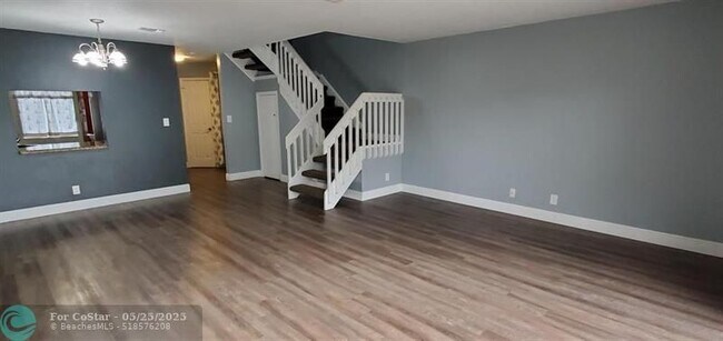 Foto del edificio - 4707 NW 82nd Ave