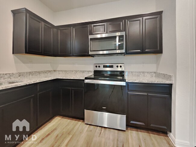 Foto del edificio - 13605 John Calhoun Dr