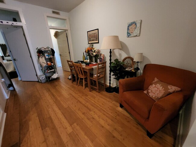 Foto del edificio - Modern 3 bedroom WITH PRIVATE DECK - 8/1! ...