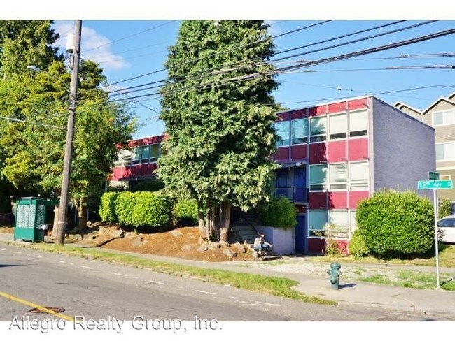 Building Photo - 1540 12th Ave