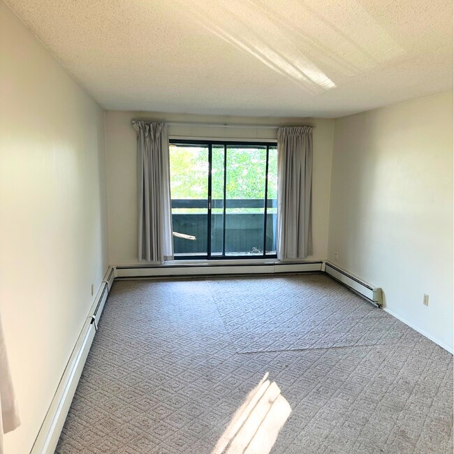 Photo du bâtiment - 10601-10100 100 St