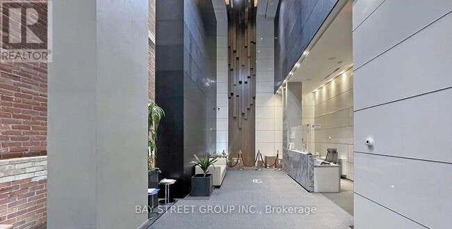 Building Photo - 15 Grenville St