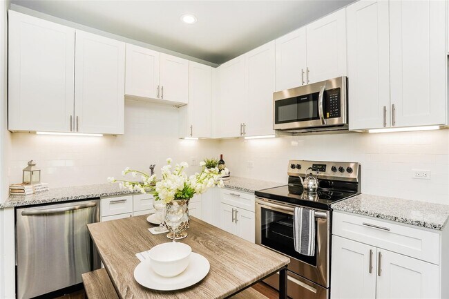 Foto del edificio - 4939 Dalhart Dr