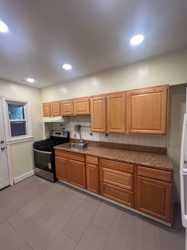 Foto del edificio - 927 Southridge Rd