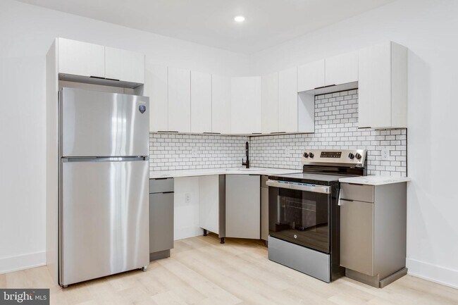 Foto del edificio - 6027 Delancey St