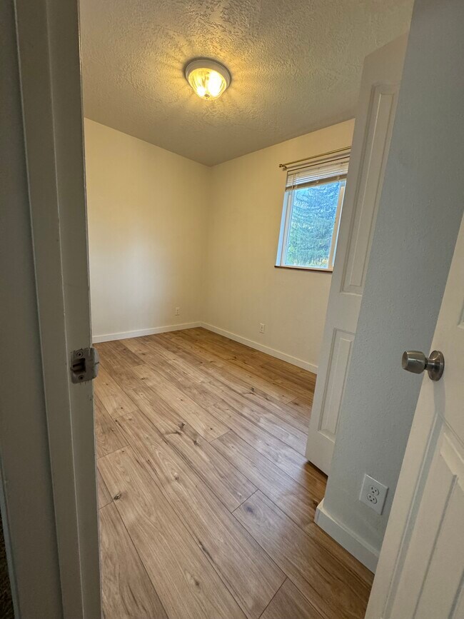 Foto del edificio - 6515 Butte St