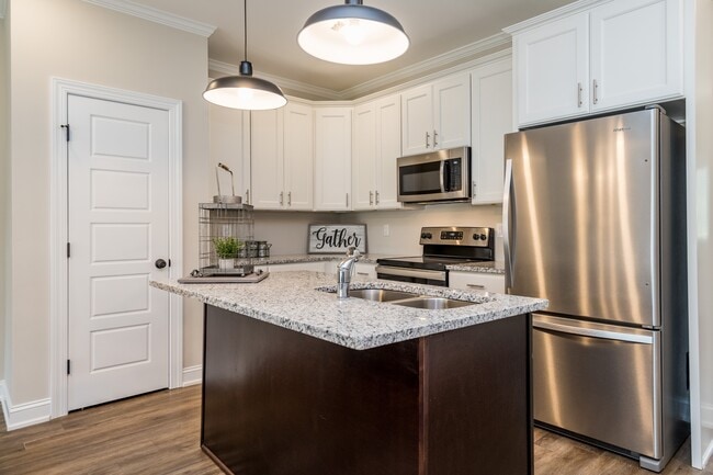 Foto del edificio - 97 Marsh Harbor St