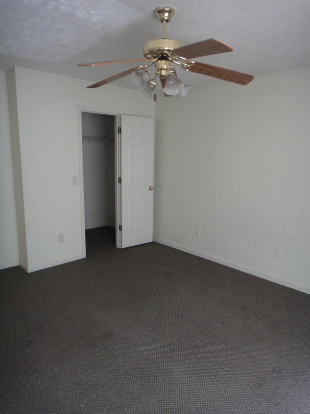 Primary Photo - 3bed/2bath Available July!