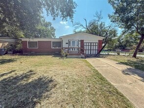 Building Photo - 10804 Dunaway Dr