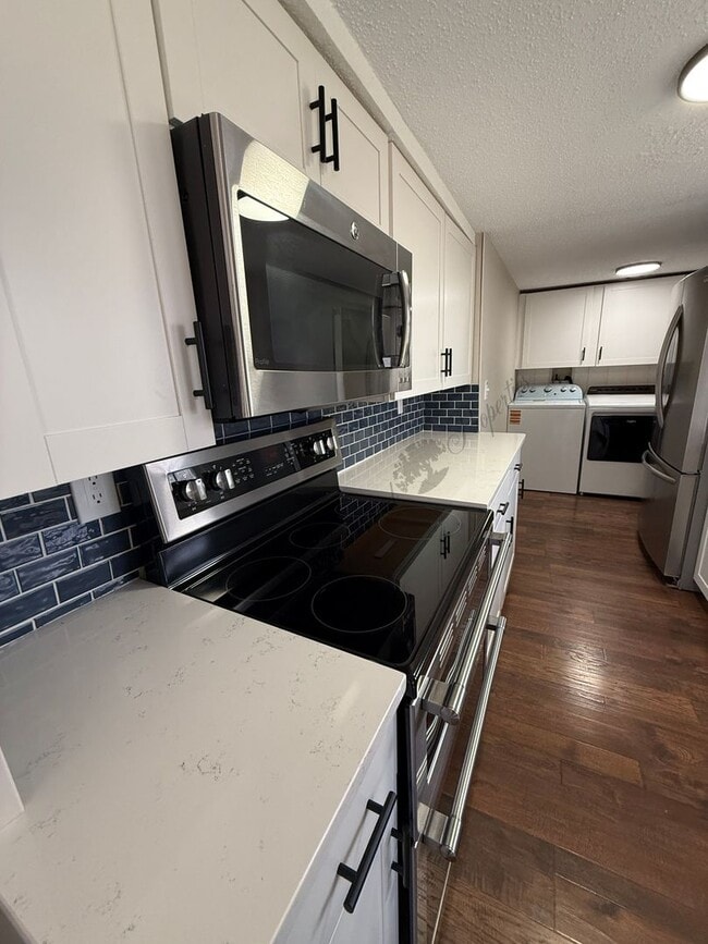 Building Photo - Home on Blakemore Circle