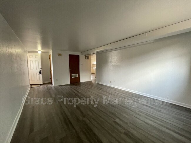 Building Photo - 4754 W 13th Ave