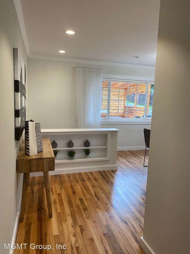 Foto del edificio - 5 br, 3 bath House - 1031 Pleasant Hill Rd