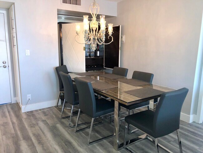Foto del edificio - 531 N Ocean Blvd
