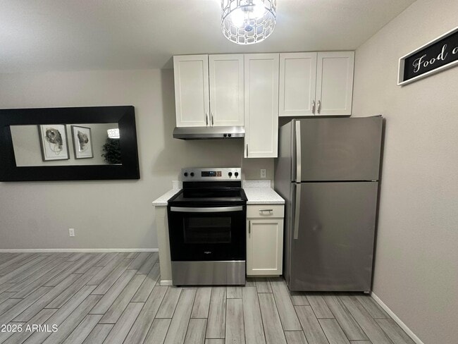 Building Photo - 5525 E Thomas Rd