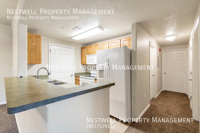 Foto del edificio - Great 3-bed Condo in Sandy $250 OFF 1ST MO...